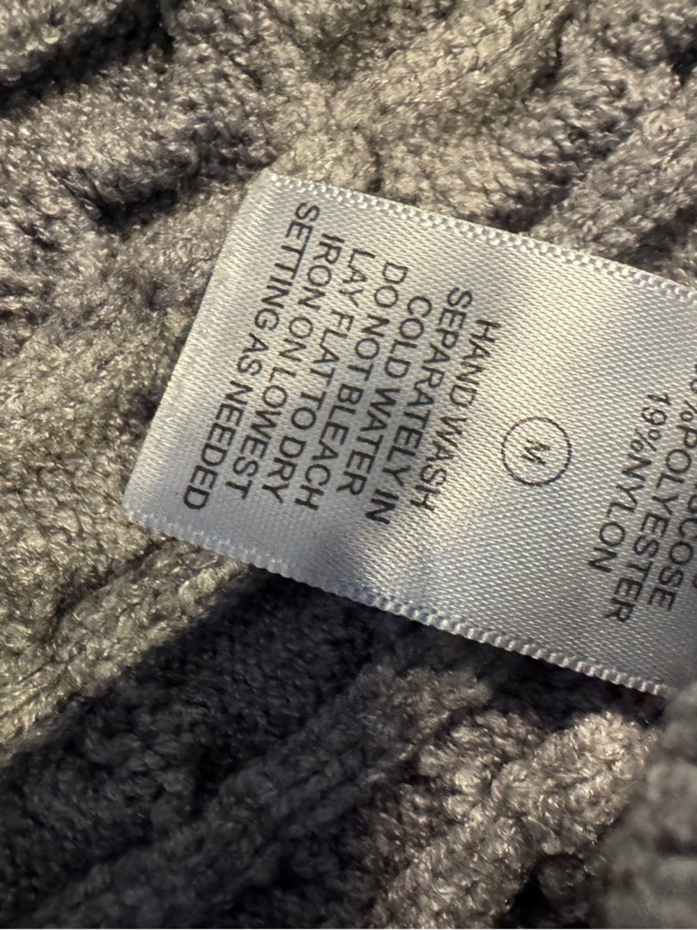 Grey Evolution by Cyrus Aneesa asymmetrical hem sweater.  Women’s size Medium - Picture 13 of 13